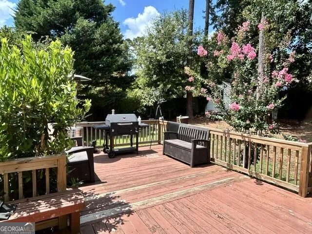 215 Pineywood RD Griffin, GA 30224