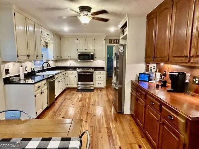 215 Pineywood RD Griffin, GA 30224