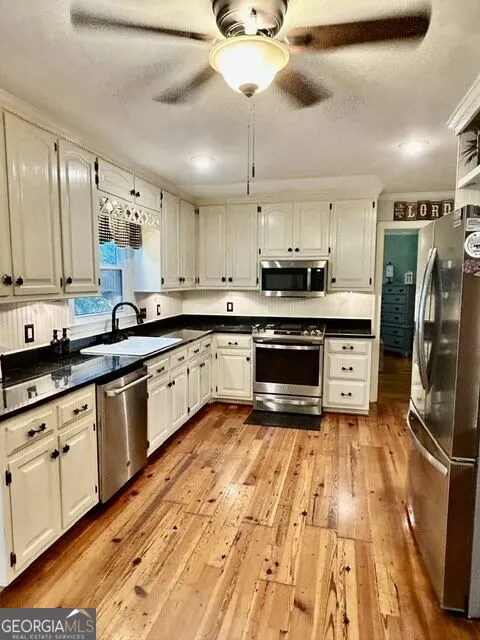 215 Pineywood RD Griffin, GA 30224