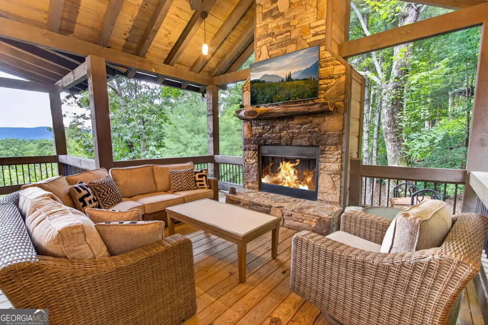 50 Broken Arrow PATH Blue Ridge, GA 30513