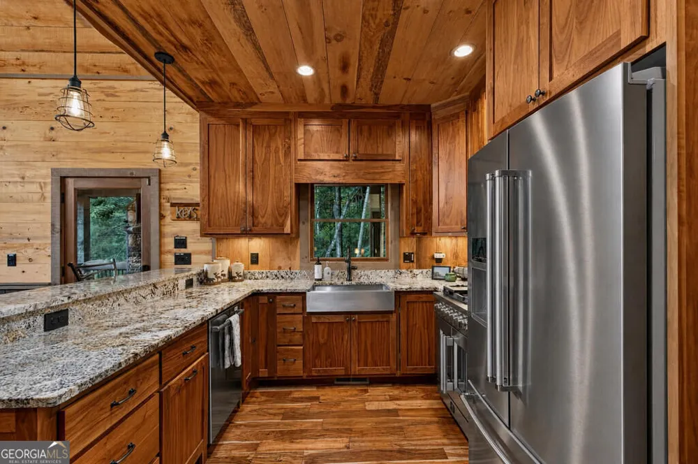 50 Broken Arrow PATH Blue Ridge, GA 30513