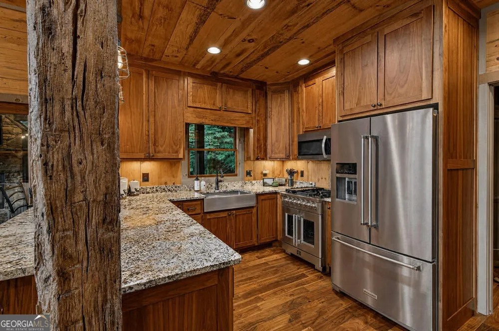 50 Broken Arrow PATH Blue Ridge, GA 30513