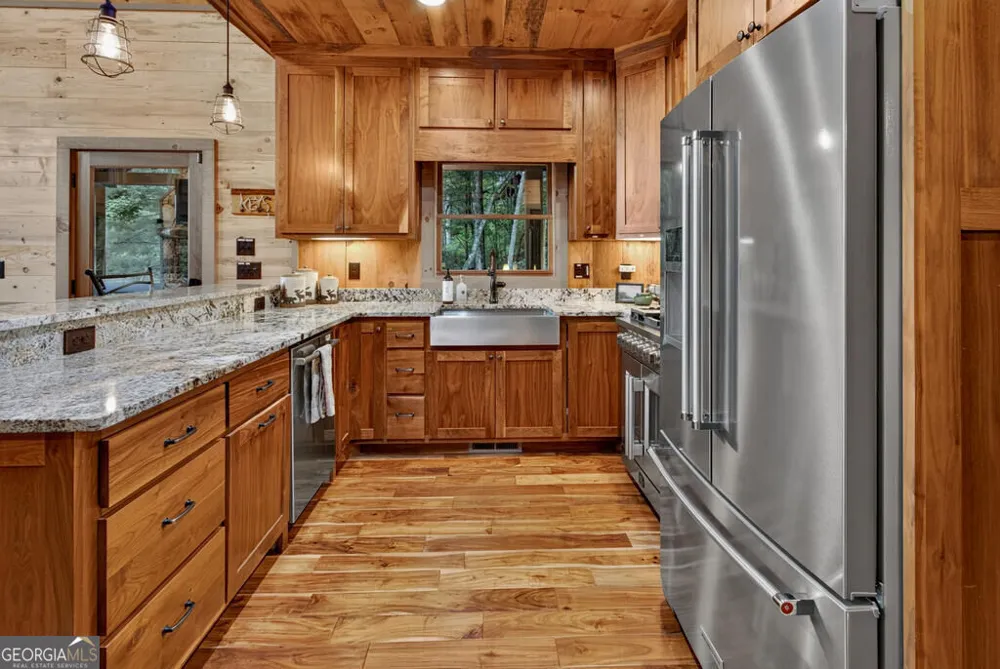 50 Broken Arrow PATH Blue Ridge, GA 30513