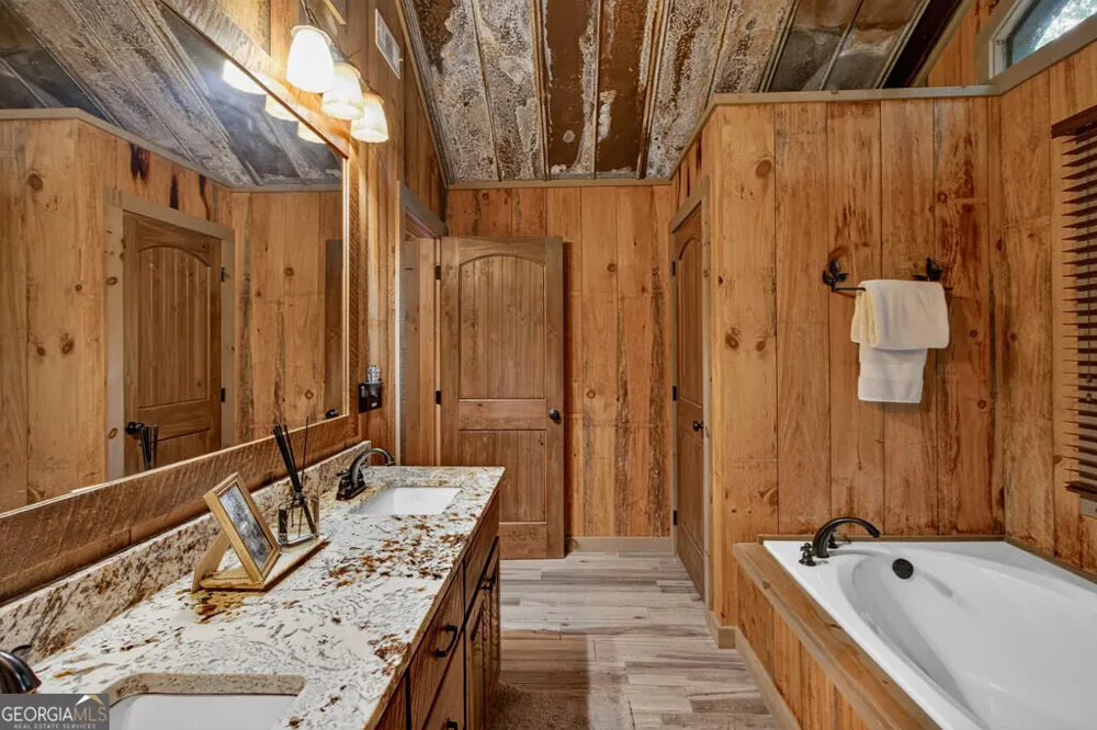 50 Broken Arrow PATH Blue Ridge, GA 30513