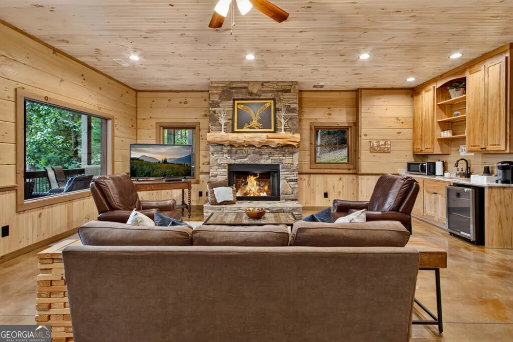50 Broken Arrow PATH Blue Ridge, GA 30513