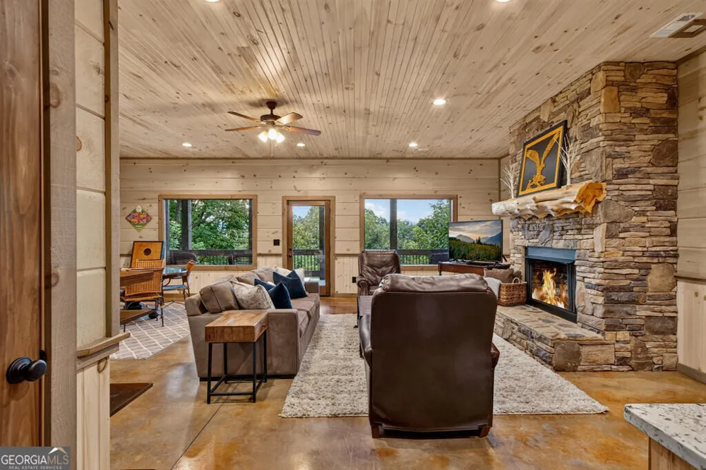 50 Broken Arrow PATH Blue Ridge, GA 30513