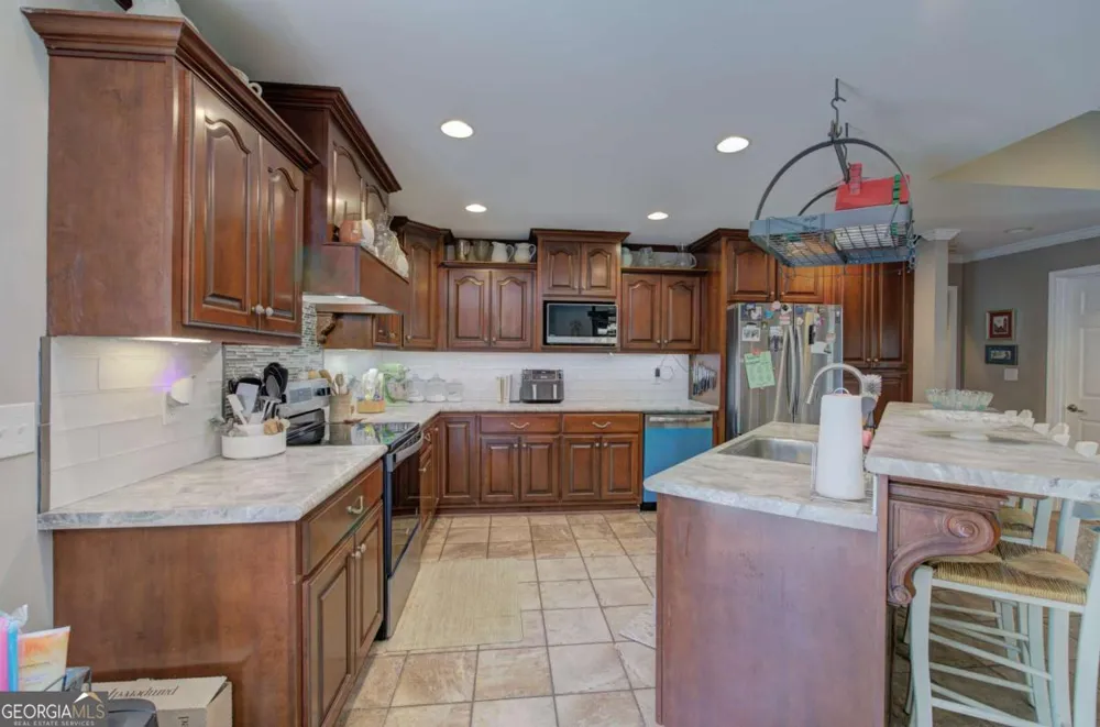 152 Brewer RD Kingston, GA 30145