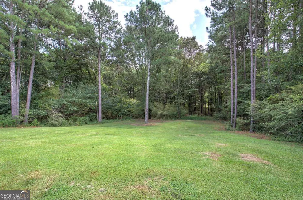 152 Brewer RD Kingston, GA 30145