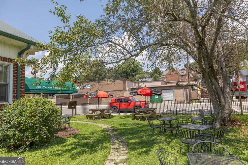 32 Toccoa AVE McCaysville, GA 30555