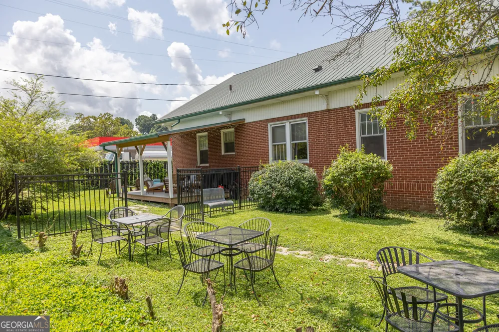 32 Toccoa AVE McCaysville, GA 30555