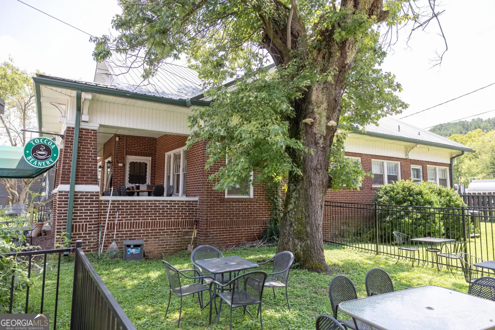 32 Toccoa AVE McCaysville, GA 30555