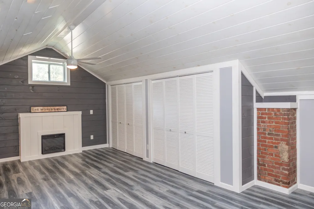 32 Toccoa AVE McCaysville, GA 30555
