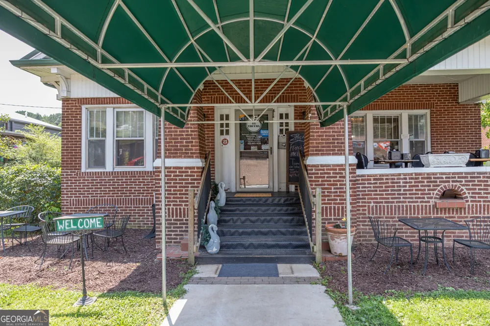 32 Toccoa AVE McCaysville, GA 30555