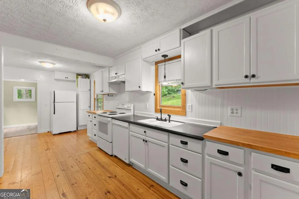 34 Somerset PL Dahlonega, GA 30533