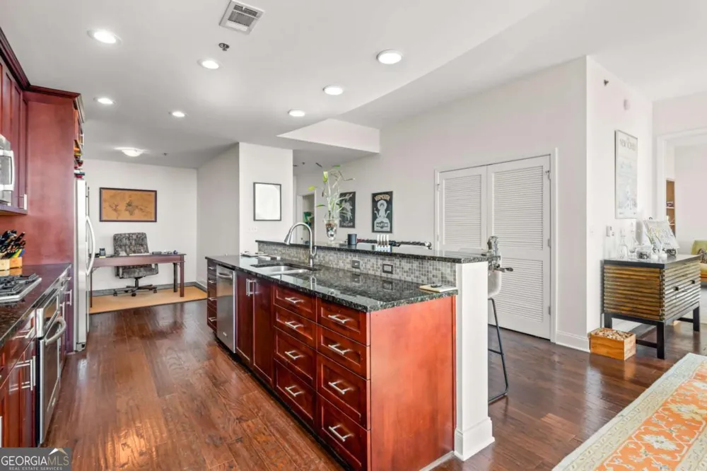 270 17th ST NW Atlanta, GA 30363