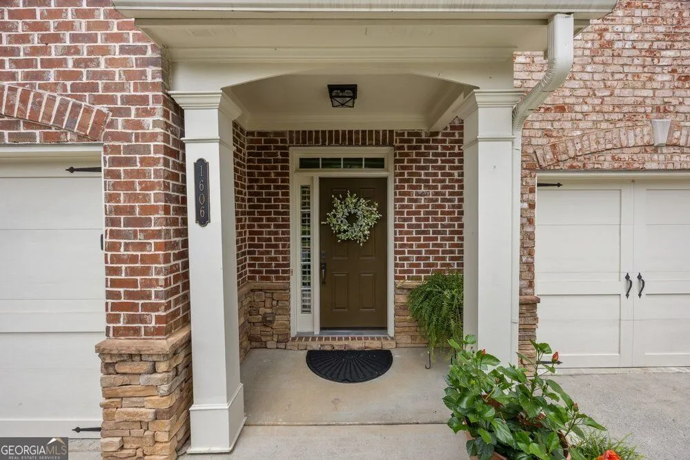 1606 Lexington DR Roswell, GA 30075