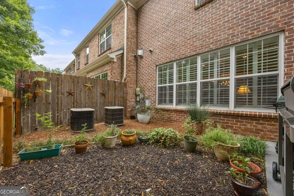 1606 Lexington DR Roswell, GA 30075