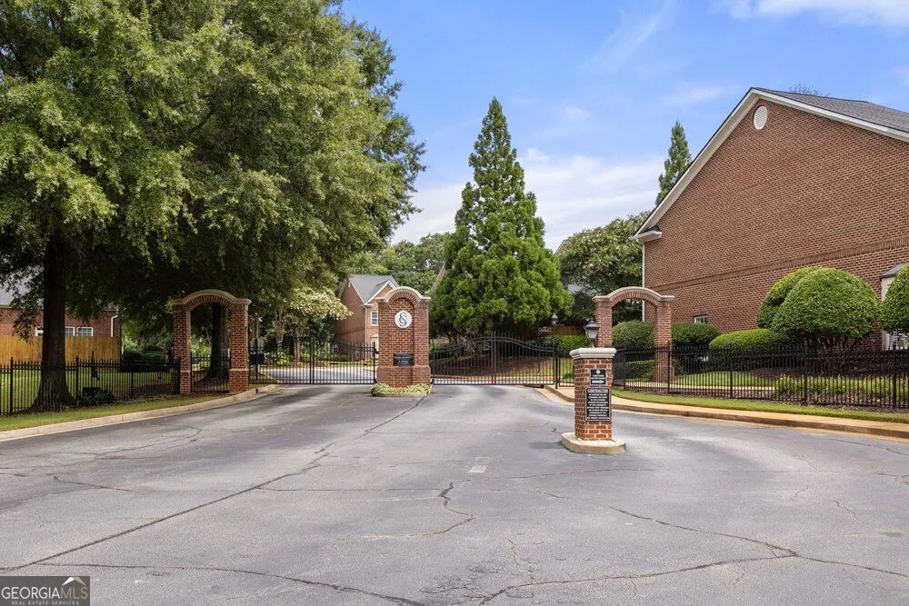 1606 Lexington DR Roswell, GA 30075
