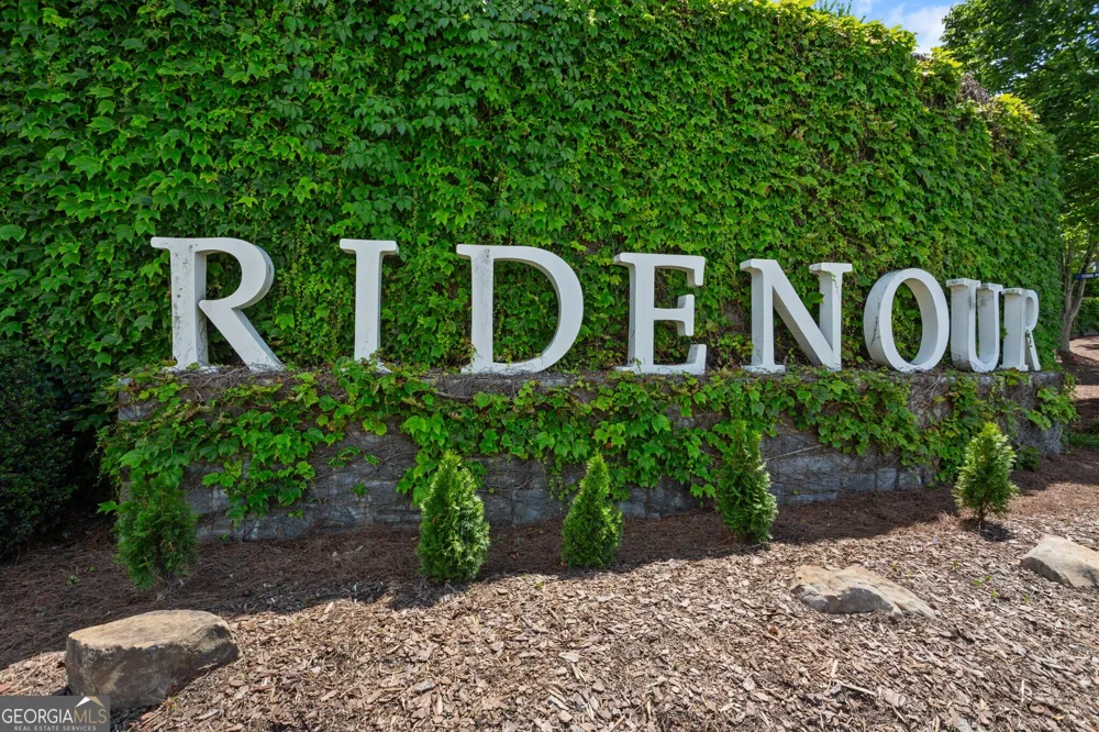 1229 Ridenour LN Kennesaw, GA 30152