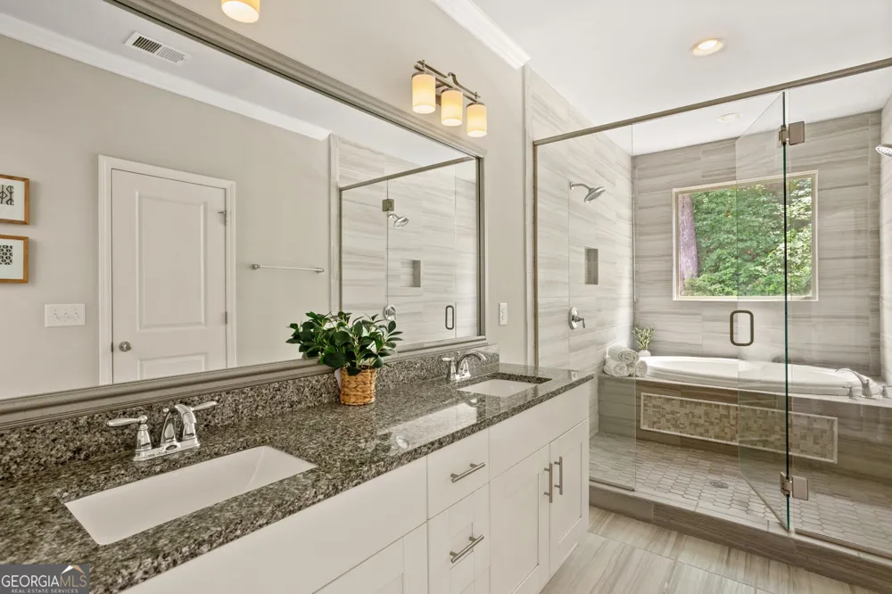1229 Ridenour LN Kennesaw, GA 30152