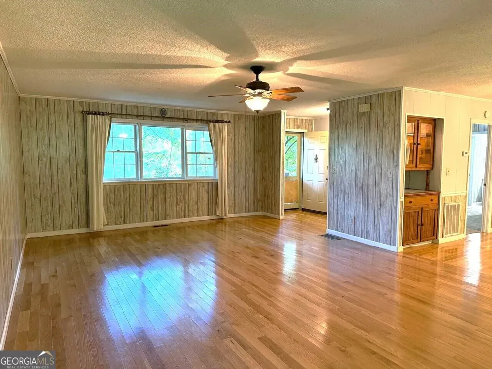398 Taylors Chapel RD Rabun Gap, GA 30568