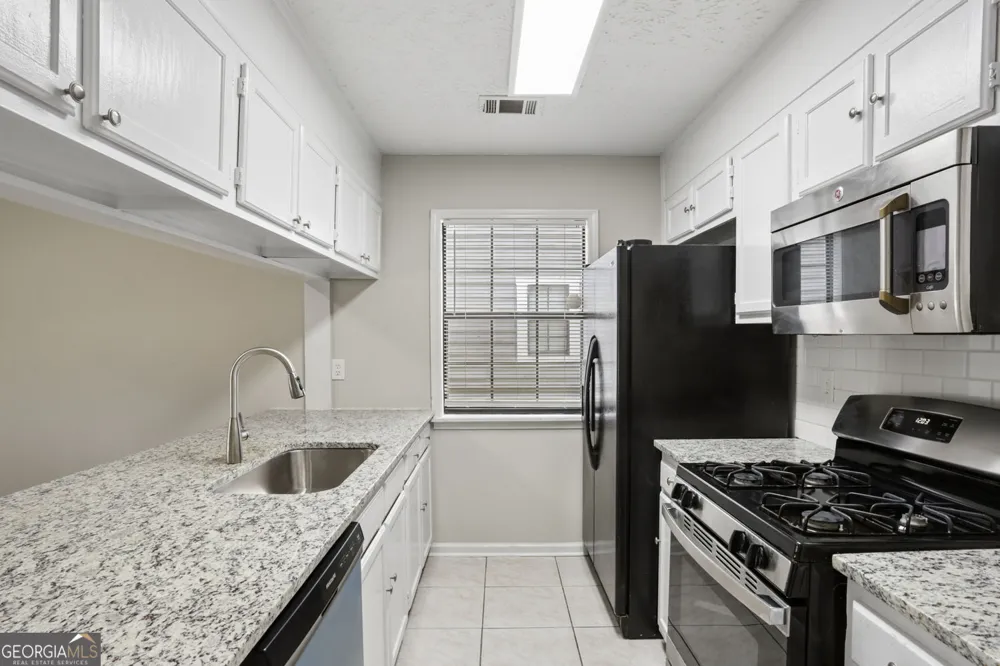819 Arbor Hill DR Stone Mountain, GA 30088