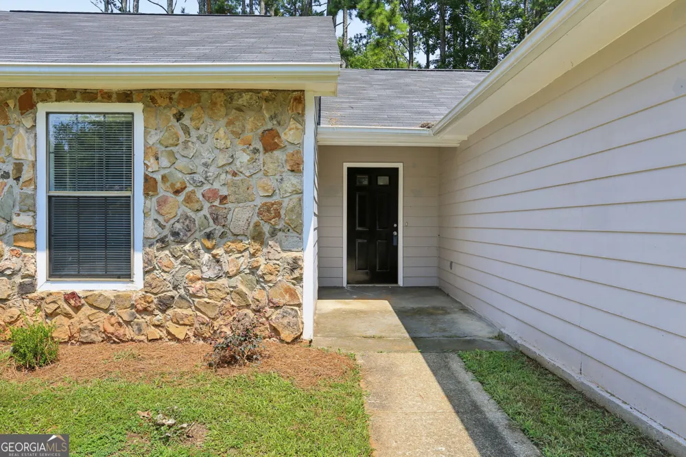 819 Arbor Hill DR Stone Mountain, GA 30088