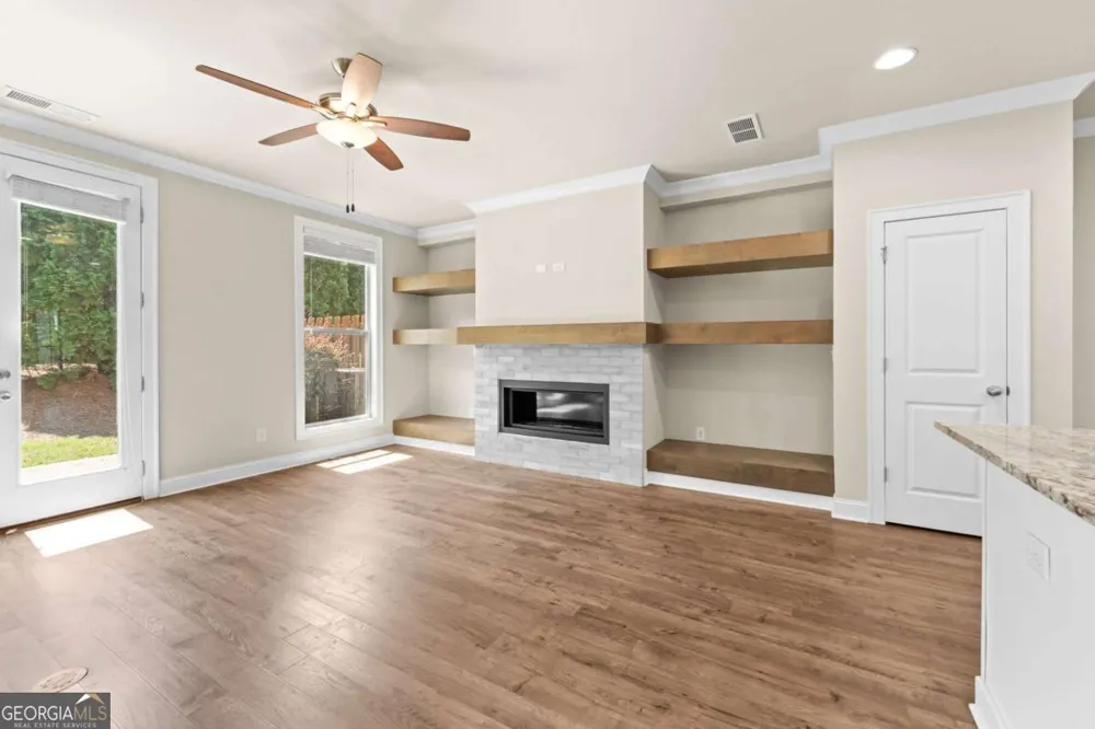 2028 Glenview Park CIR Duluth, GA 30097