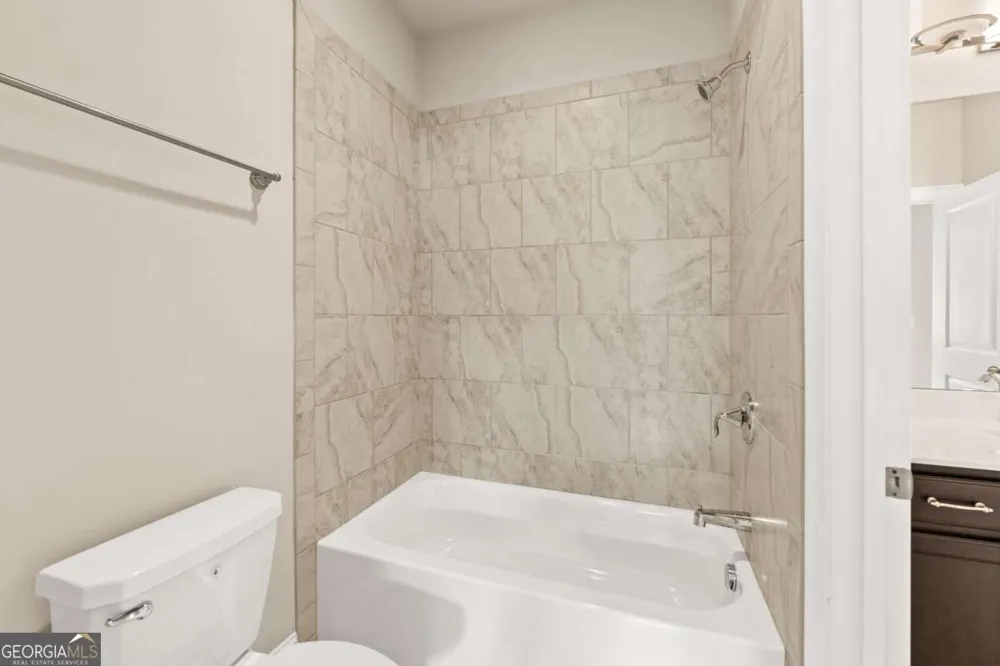 2028 Glenview Park CIR Duluth, GA 30097