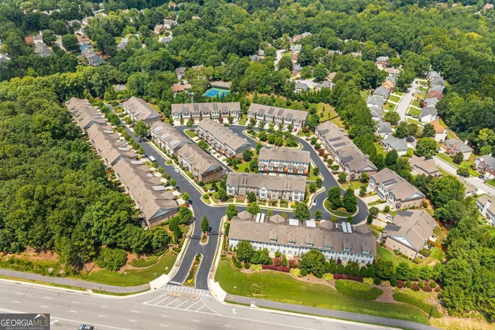 2028 Glenview Park CIR Duluth, GA 30097