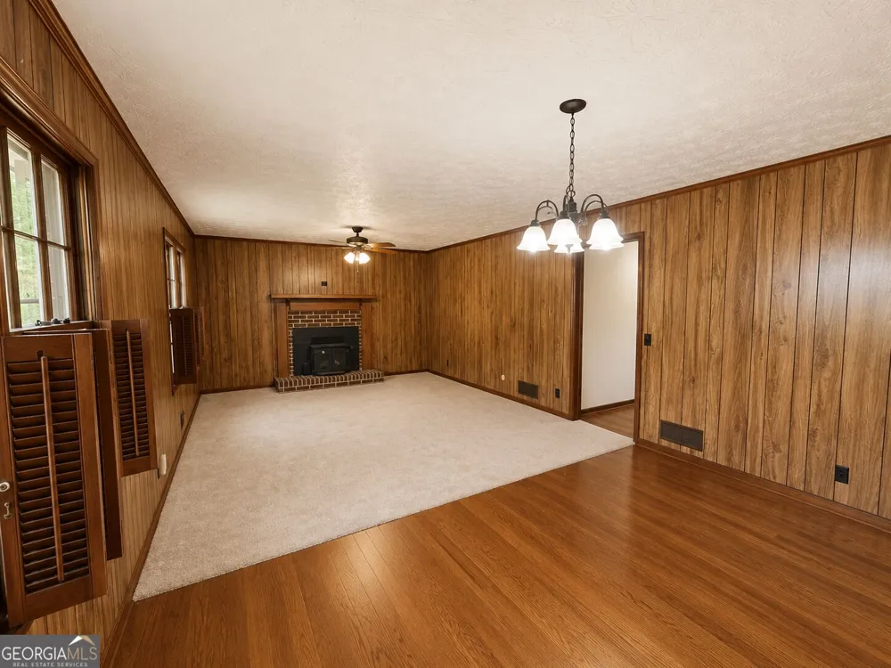 1940 Old Concord DR SE Covington, GA 30016