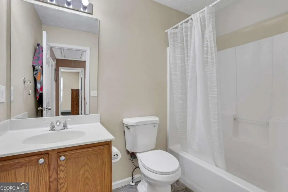 141 W Oaks PL Woodstock, GA 30188