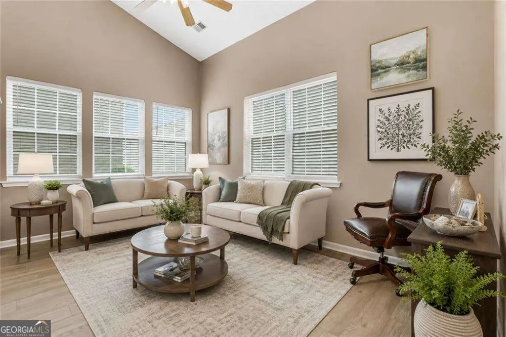 141 W Oaks PL Woodstock, GA 30188