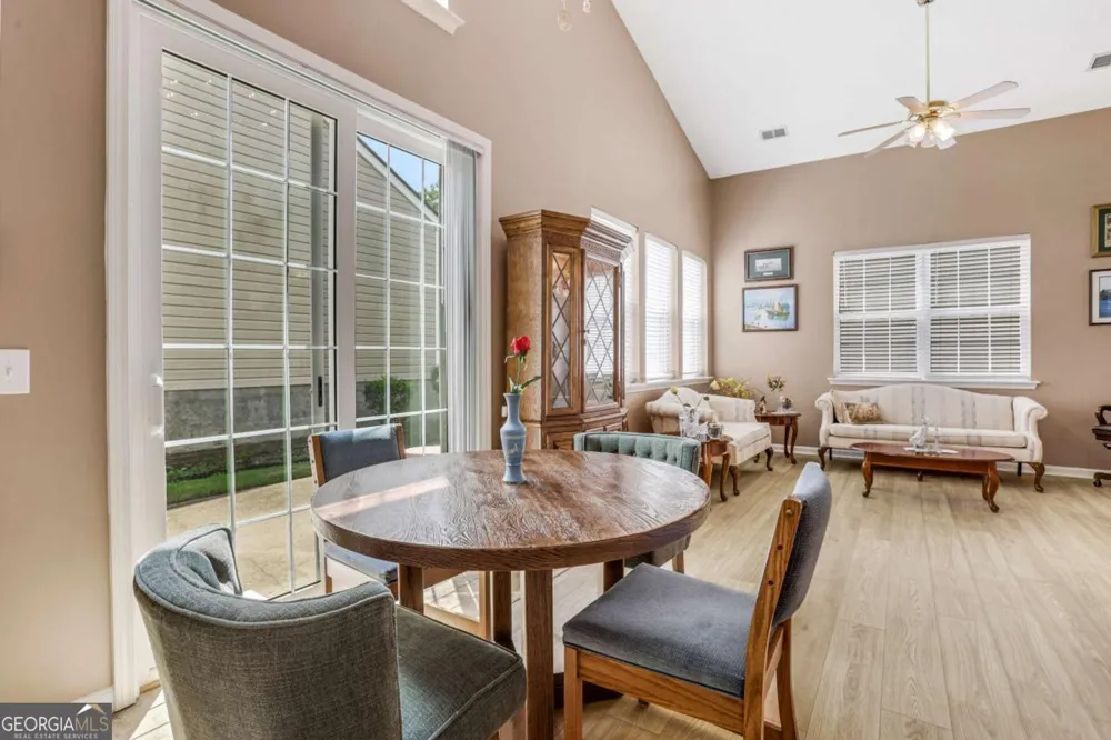 141 W Oaks PL Woodstock, GA 30188