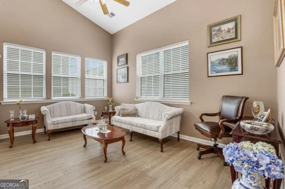 141 W Oaks PL Woodstock, GA 30188