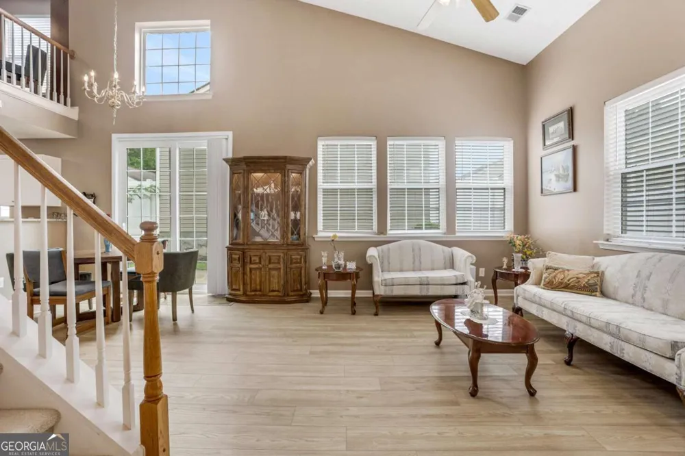 141 W Oaks PL Woodstock, GA 30188