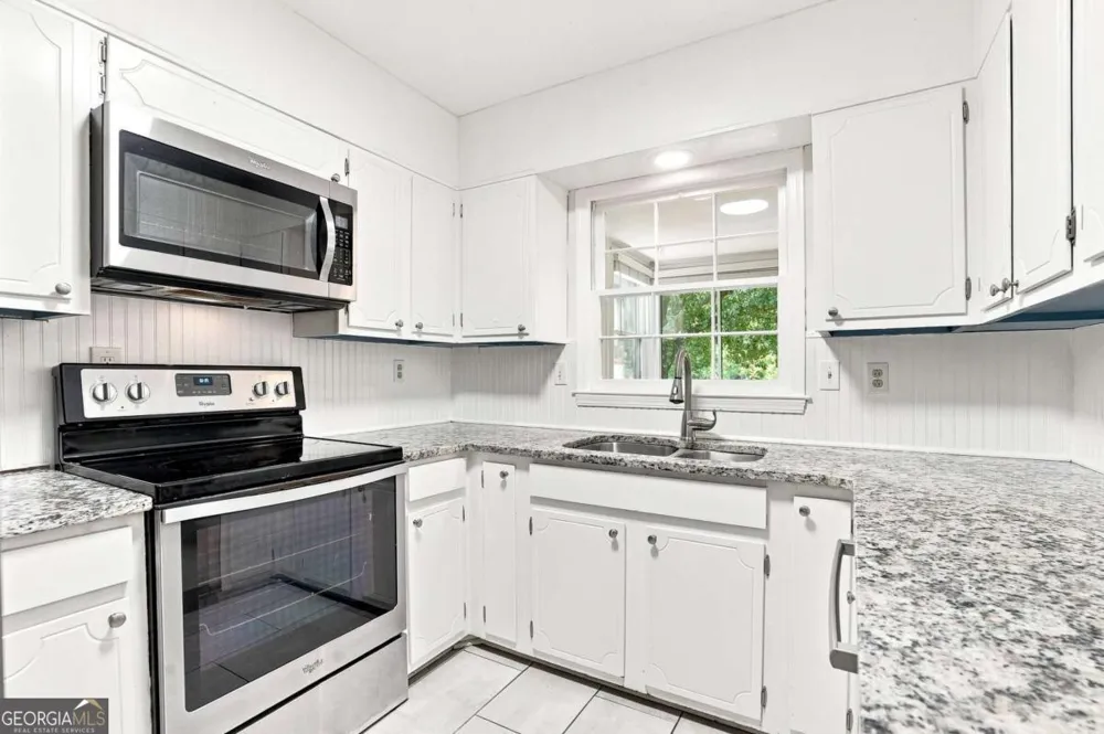 139 Woodmere SQ NW Atlanta, GA 30327