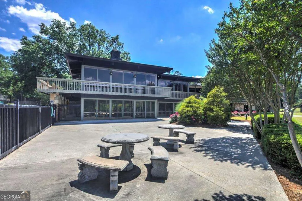 139 Woodmere SQ NW Atlanta, GA 30327