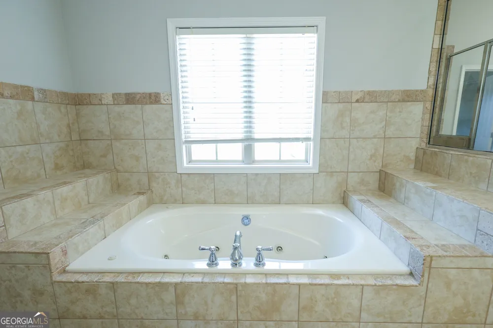2389 Apalachee Crucis LN Dacula, GA 30019
