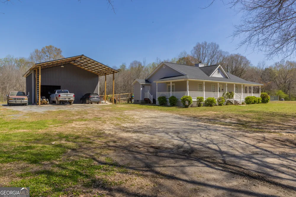 647 Pine Valley RD Meansville, GA 30256