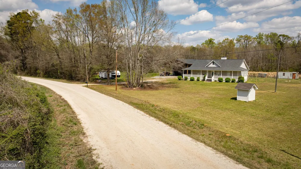 647 Pine Valley RD Meansville, GA 30256