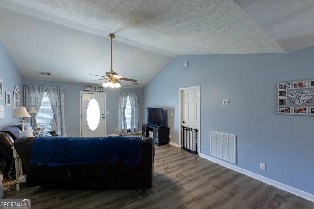 647 Pine Valley RD Meansville, GA 30256