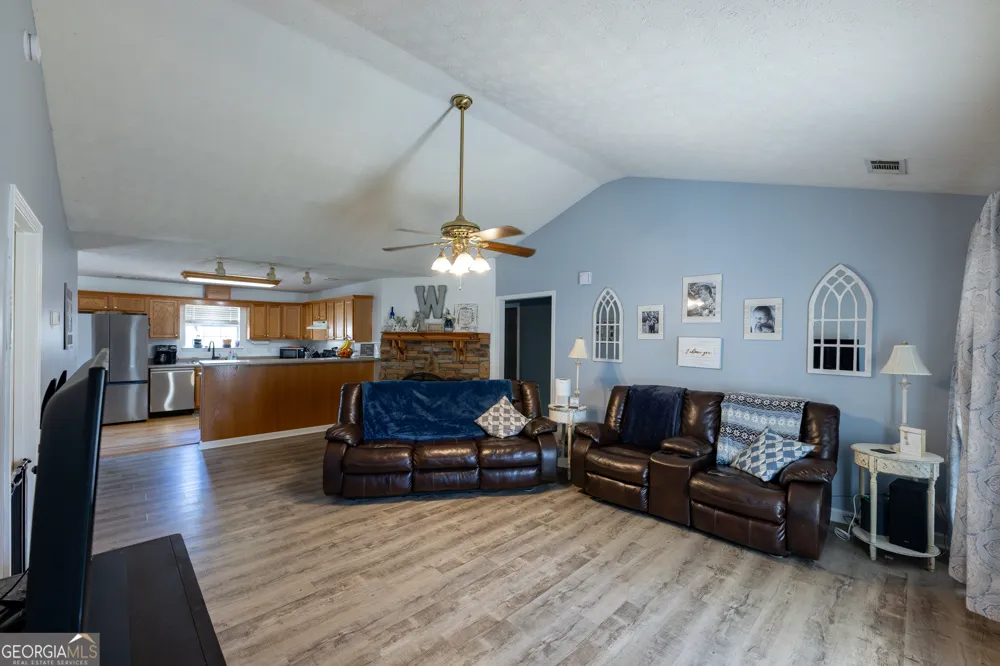 647 Pine Valley RD Meansville, GA 30256
