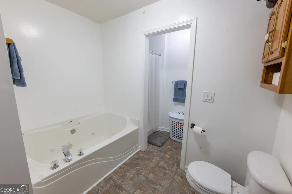 647 Pine Valley RD Meansville, GA 30256