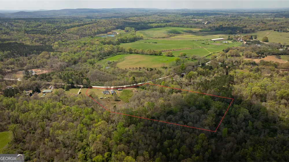 647 Pine Valley RD Meansville, GA 30256