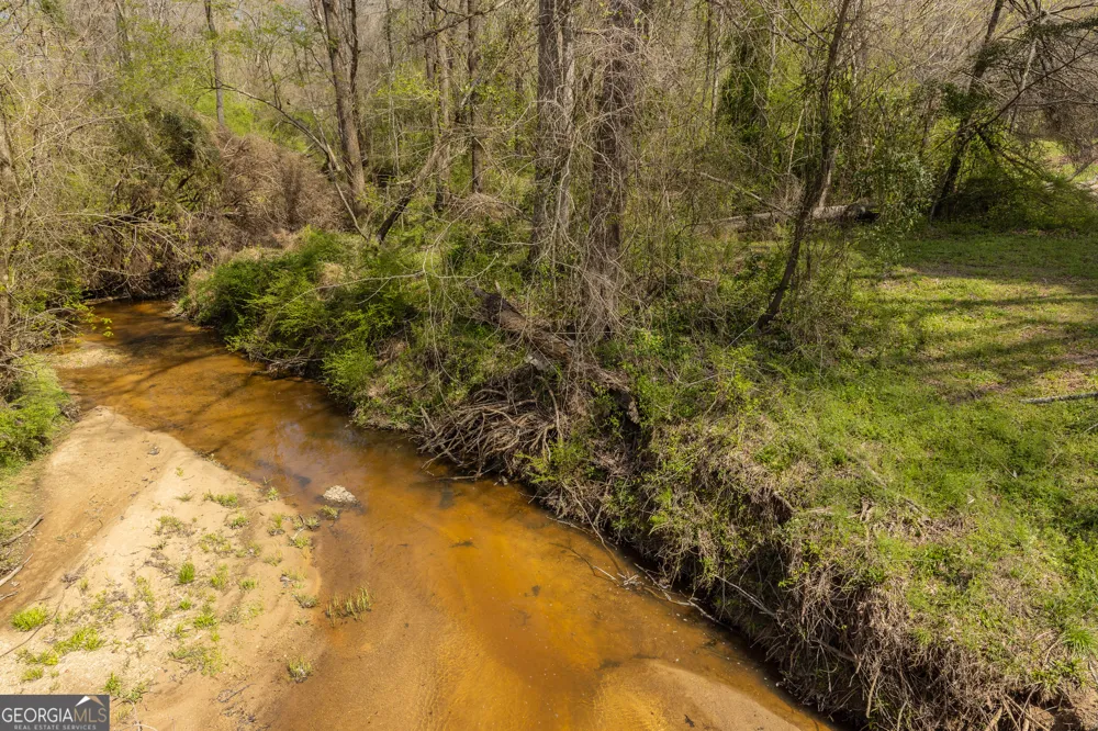 647 Pine Valley RD Meansville, GA 30256