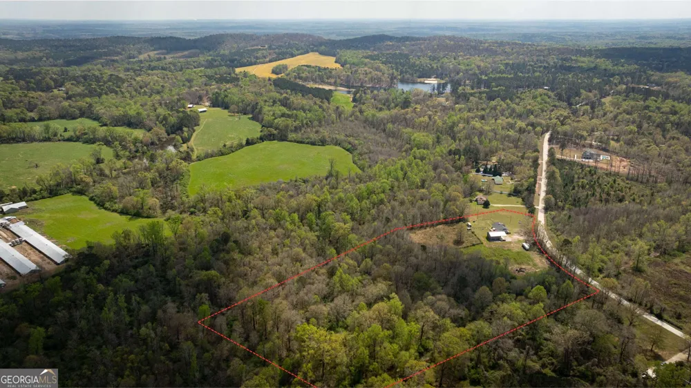 647 Pine Valley RD Meansville, GA 30256