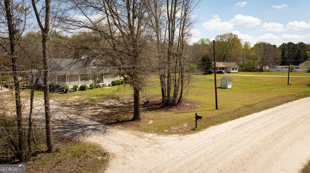 647 Pine Valley RD Meansville, GA 30256