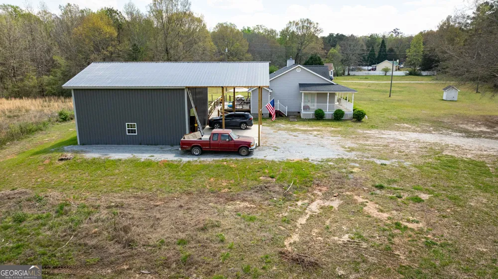 647 Pine Valley RD Meansville, GA 30256