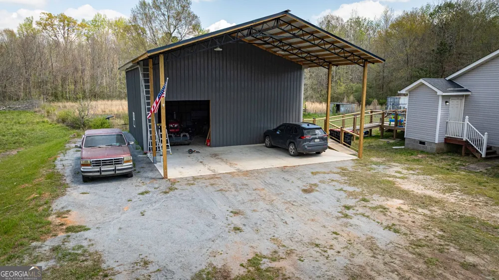 647 Pine Valley RD Meansville, GA 30256